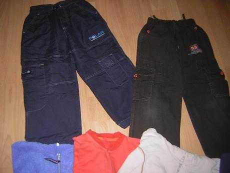 Balík vecí vel. cca 110-122, 122–134