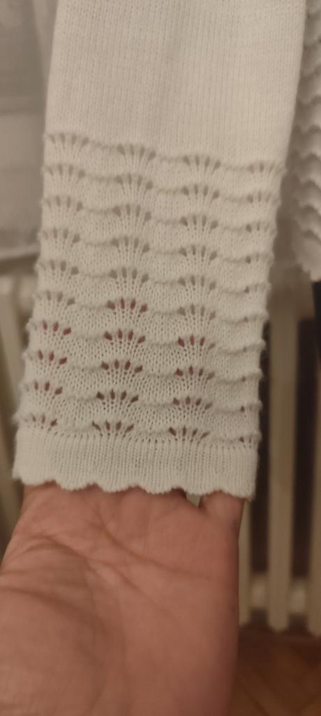 Biely svetrík jomar, 140