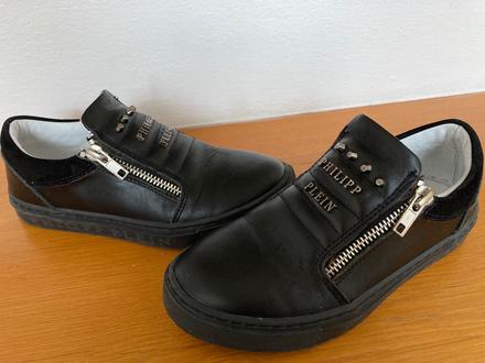 Kožené vybíjané topánky, 32