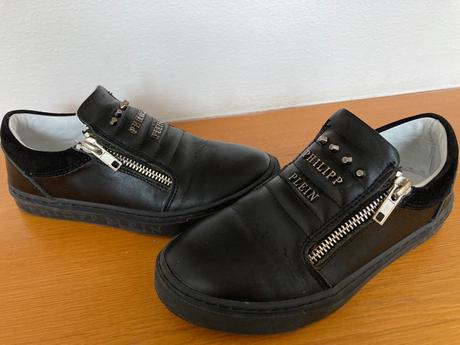 Kožené vybíjané topánky, 32