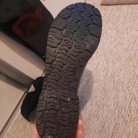 Guess gumáky 'ribe' čierna číslo 41, guess,41