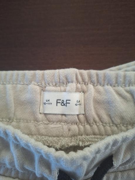 Kratase chlapci 10-11 rokov, 146