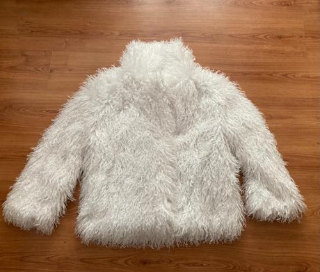 Biely huňatý kožúšok, m