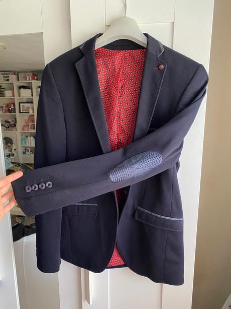 Panske tmavomodre sako, 48