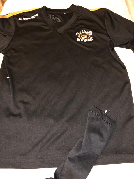 Športové tričká, 128