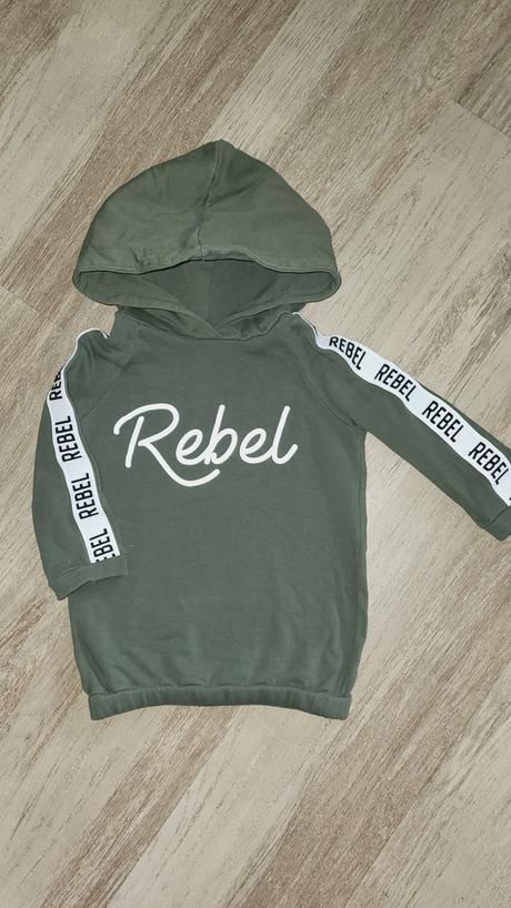 Mikinka rebel, rebel kids,98