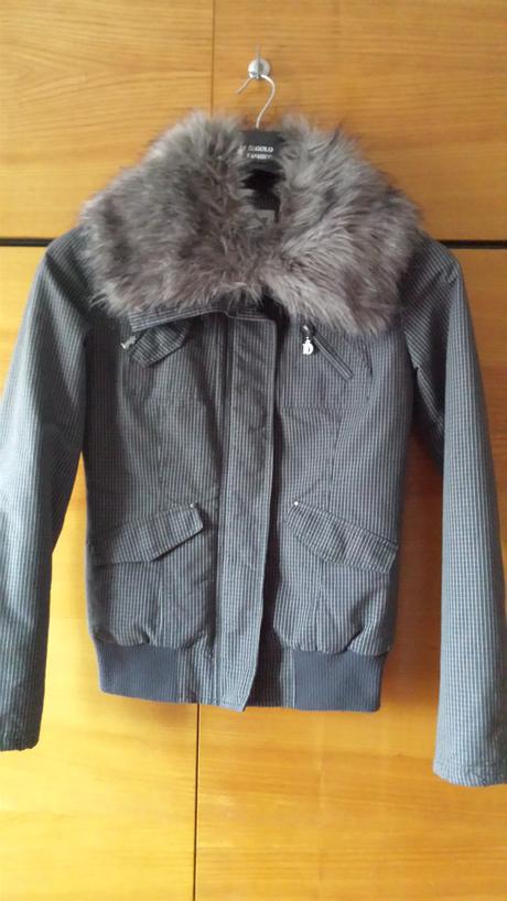 Bunda s odopinatelnou kozusinkou, s