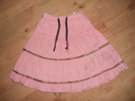 Menžestrová suknička, 98