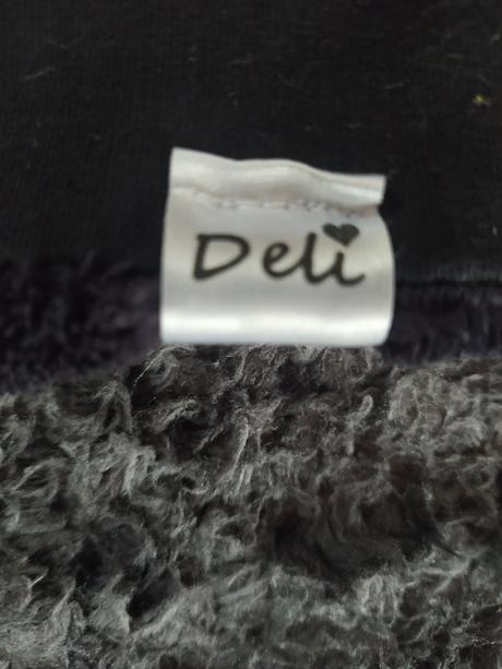 Zateplená čiapka s uskami, 98