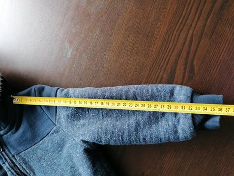 Tmavomodrá hunatka, 98