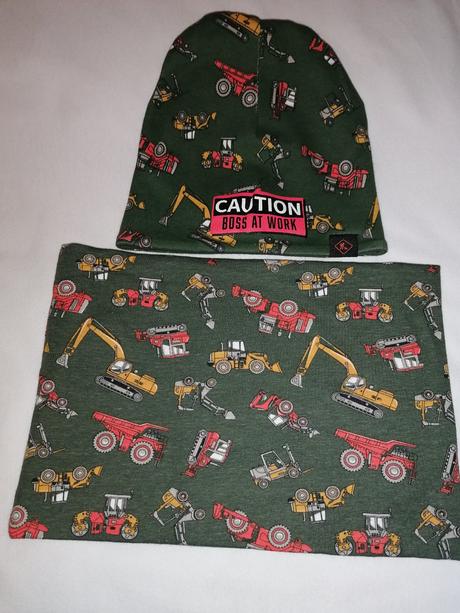 Čapica a nákrčník stavebné stroje 98/128, 122