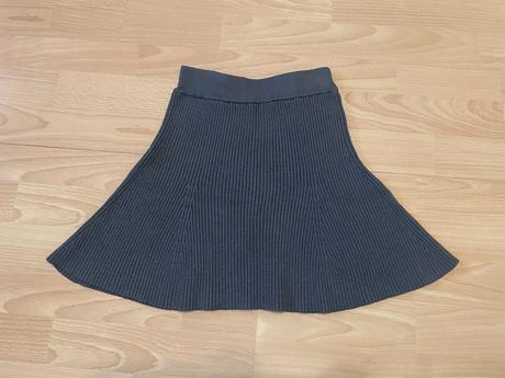 Krásna úpletová sukňa zvonový strih, takko,128