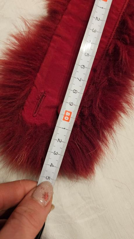 Bordovy červeny kožušinový golier z líšky,