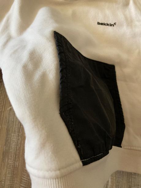 Krásna bekkin mikinka ako nová, 110