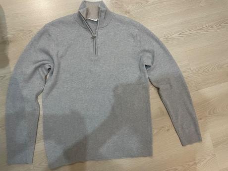 Pulover, reserved,s
