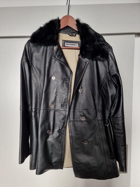 Predám kožený kabát different, m