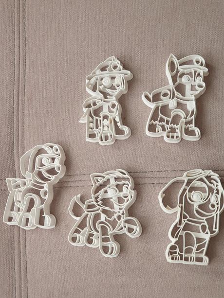 Predám formičky-vykrajovátka labková patrola 5 ks, 