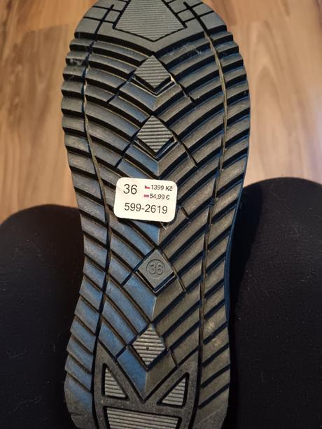 Teplučké nové čižmy, baťa,36