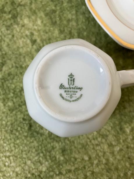 Porcelanovy kavovy set 6x salka a kanvica, 