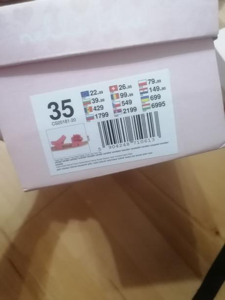 Sandálky, 35