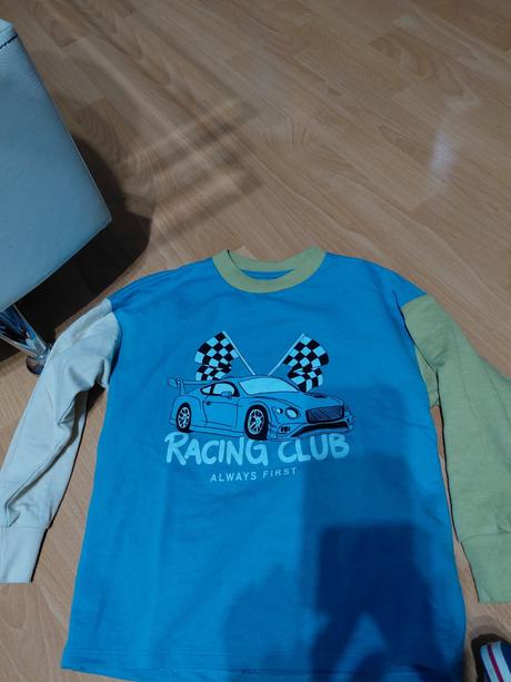 Mikina-auto iv., sinsay,122