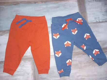 2 ks hrubšie tepláčiky na 6 mesiacov, 74