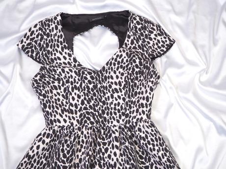 Kvalitné elegantné šaty portmans, 36