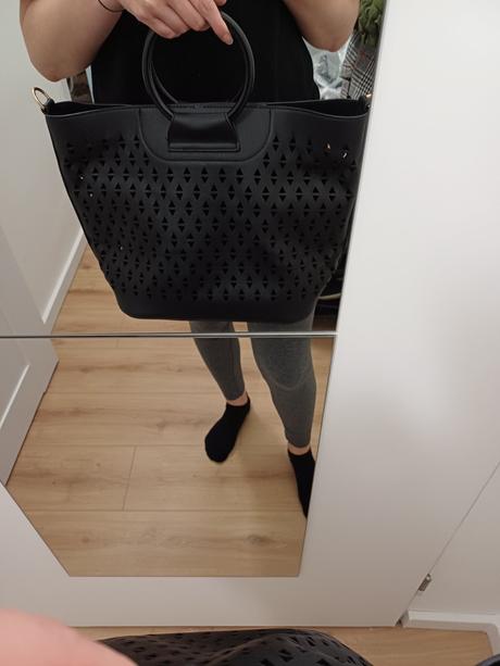 Čierna kabelka, ccc