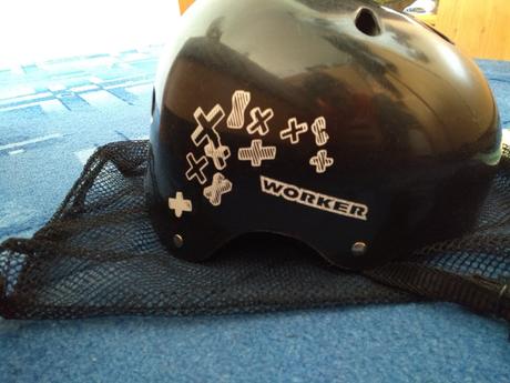 Prilba na in line korčuľovanie, l