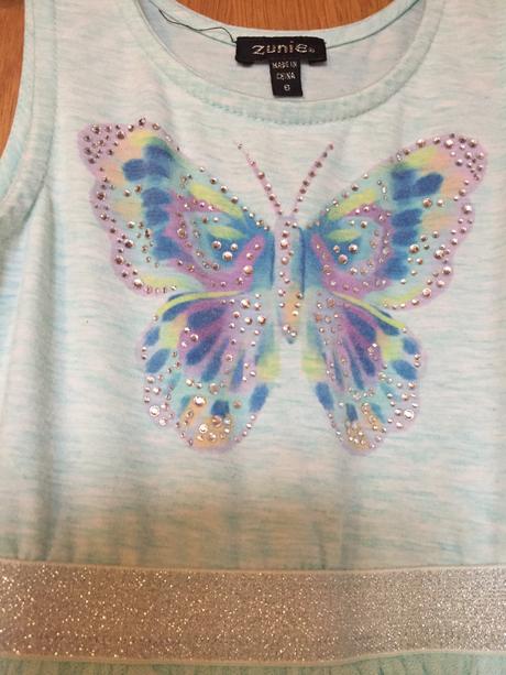 Šaty s motýľom, 122