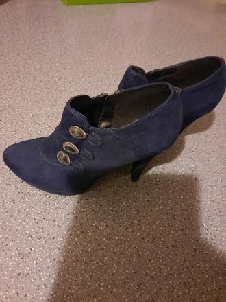 Poltopanky, graceland,40