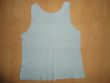 Bledomodre tielko, 110