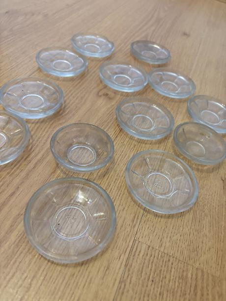 Sklenené malé misky, 