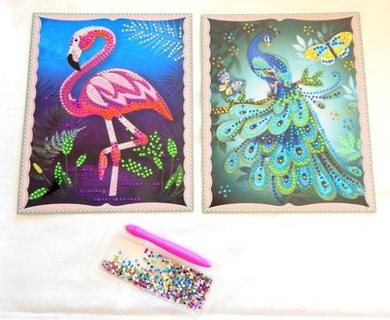 Páv a plameniak - vykamienkuj si obrázok,