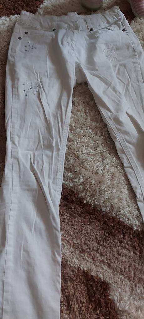 Biele rifle s kamienkami, 146