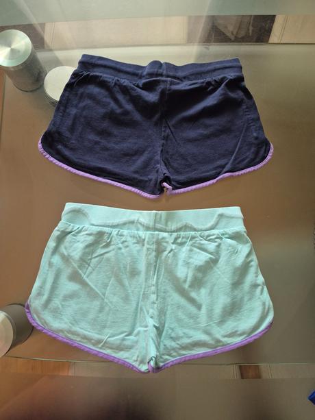 Šortky, benetton,152