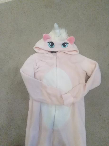 Dievčenský overal, 152