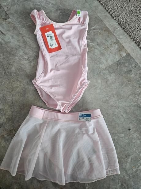 Baletny dres a suknička 104/110, 104