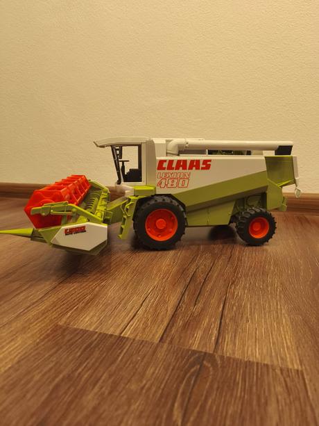 Bruder kombajn 480 class, 