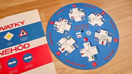 Papierové koleso križovatky bez nehôd, 