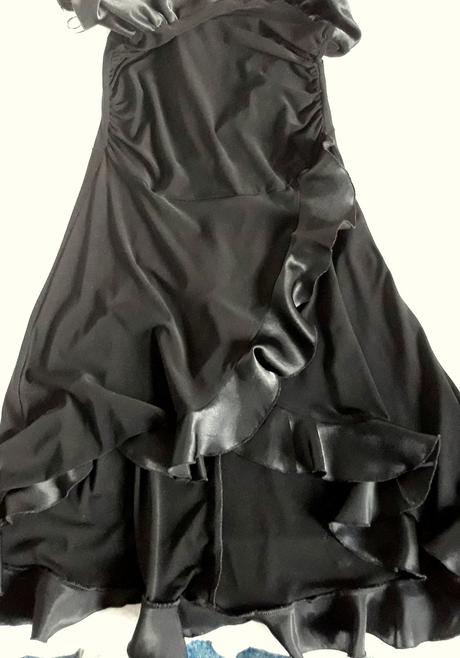 Čierne slávnostné šaty, s