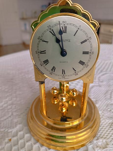 Stolové hodiny - zlatý odtieň, 