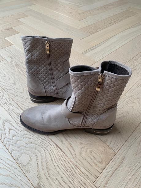 Claudio dessi čižmy, 37