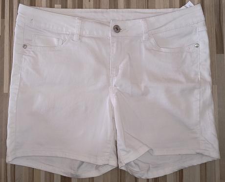 Pekné biele kraťase v.40, takko,40