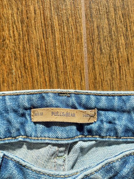 Roztrhané rifle, pull&bear,32