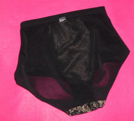 Stahujuce krajkovane nohavicky, s