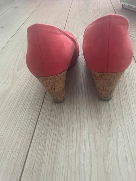 Lodičky na platforme, graceland,40