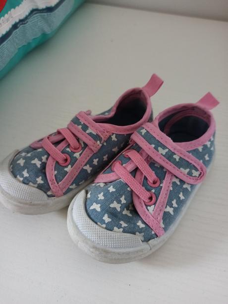 Motylikove tenisky, 21