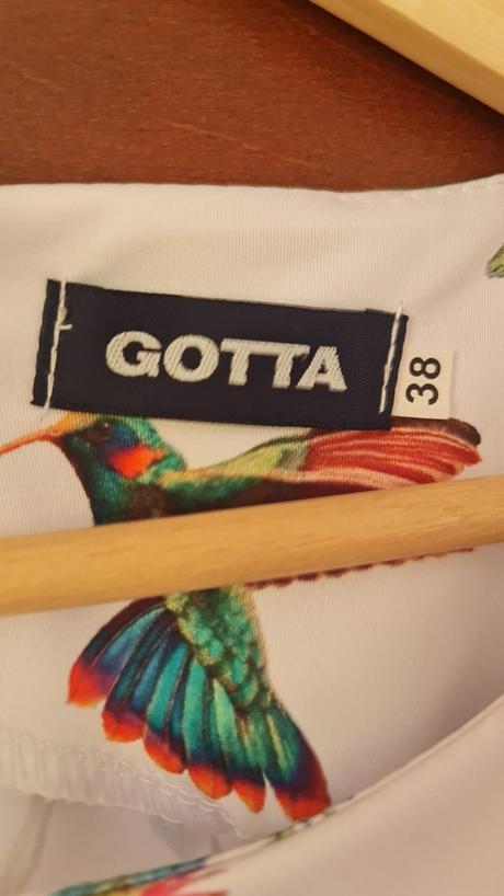 Gotta krásne dámske šaty, 38