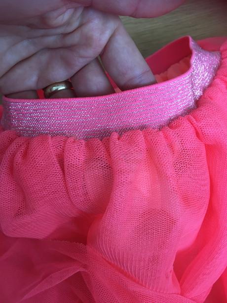 Krasna neonova sukna, 128